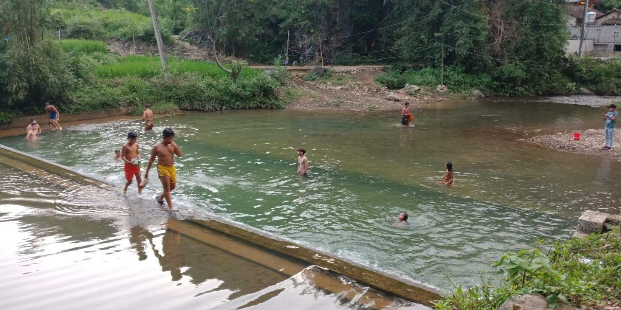 A Sy Ban Gioc Homestay - Nha San Da Co Cao Bang Luaran gambar